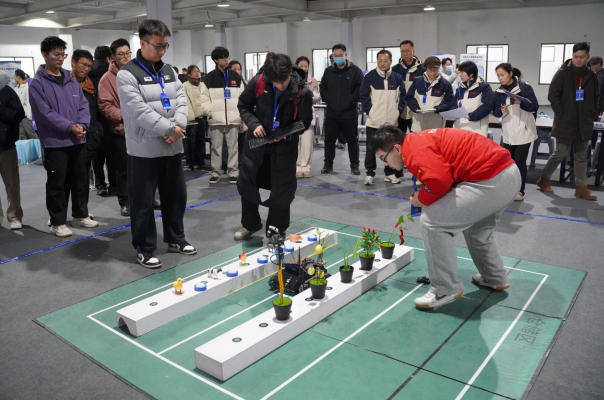 數(shù)智賦能新發(fā)展 2025河南人工智能創(chuàng)新大賽蘭考啟幕:人工智能