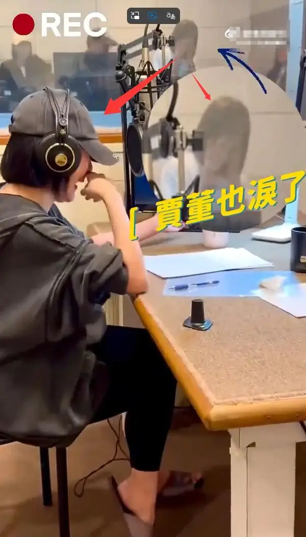 原創(chuàng)大S離世后第一個跨年，小S帶媽媽看煙花，S媽眼含熱淚惹人心疼