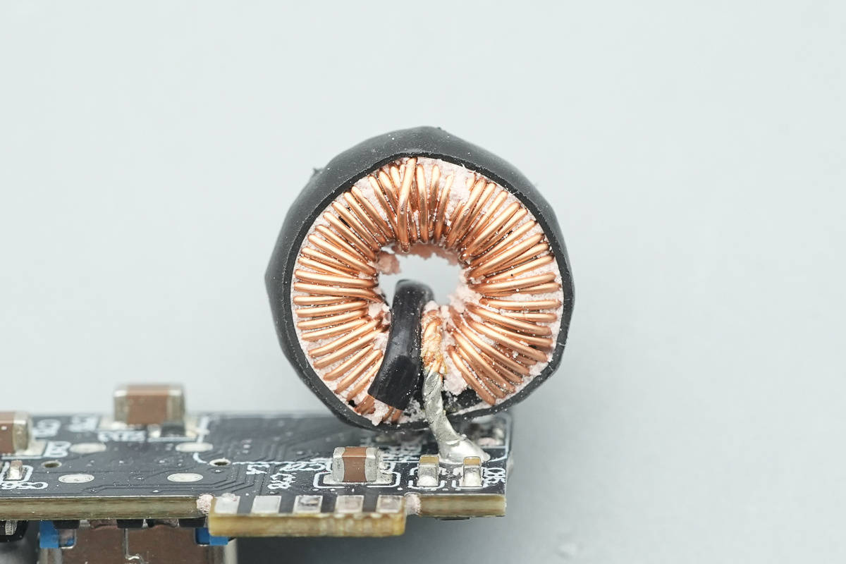 支持APP跨端查詢一鍵管理，安克Prime 150W充電底座拆解