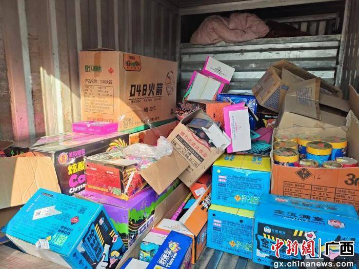 廣西開展聯(lián)合行動(dòng) 嚴(yán)打煙花爆竹“產(chǎn)銷燃”違法行為