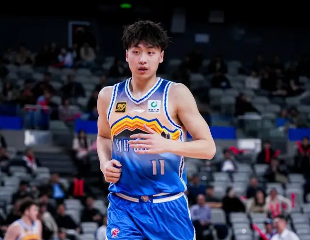 原創(chuàng)CBA第10輪最佳陣容：張鎮(zhèn)麟加盟新高率上海6連勝 齊麟高詩(shī)巖爆發(fā)