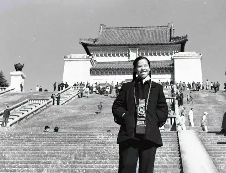 新中國(guó)第一批女?dāng)z影記者曉莊去世，享年94歲