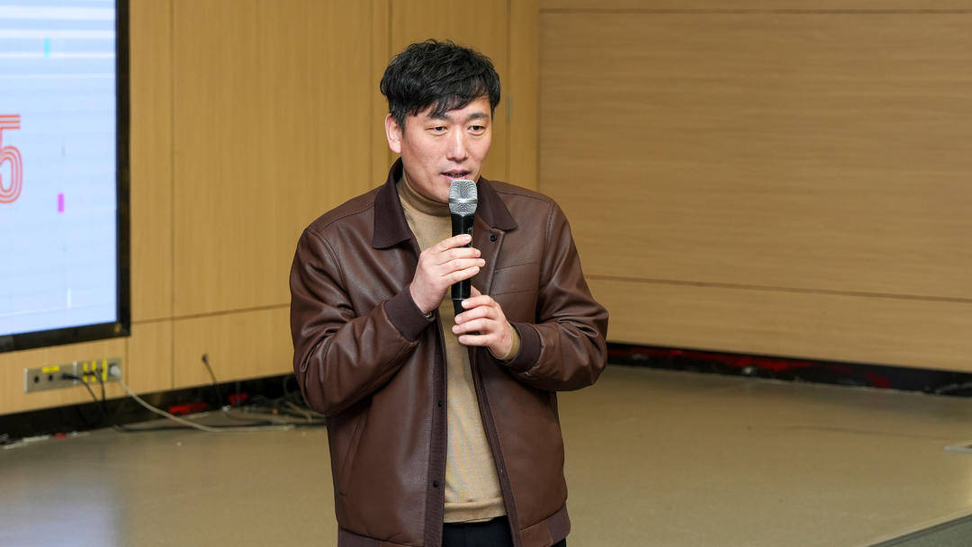 智見(jiàn)未來(lái)，影像新生：山東攝影界歲末看稿會(huì)凝聚共識(shí)展望未來(lái)