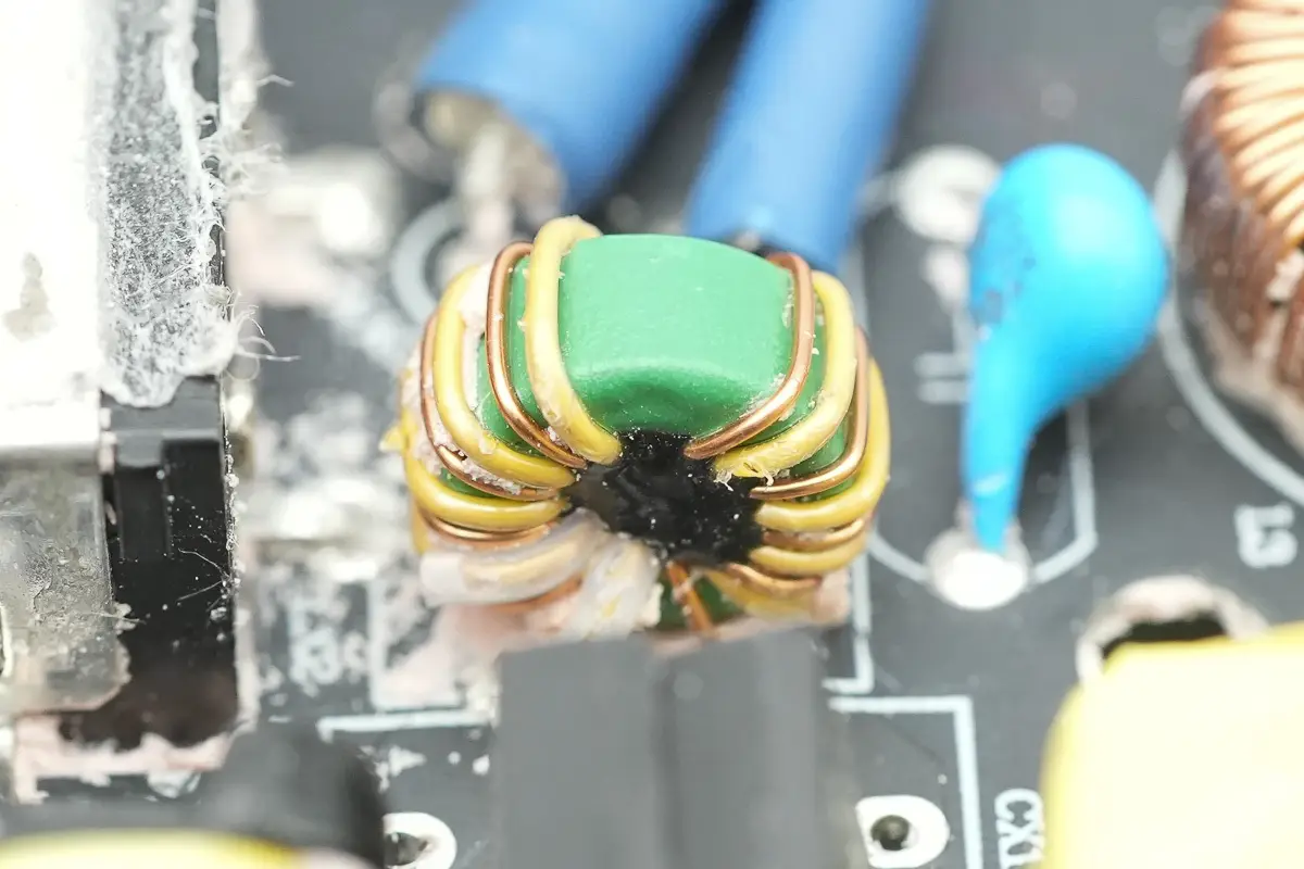 支持APP跨端查詢一鍵管理，安克Prime 150W充電底座拆解