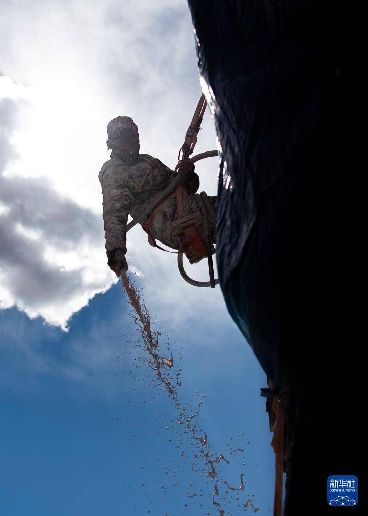 布達(dá)拉宮迎來年度“美容”