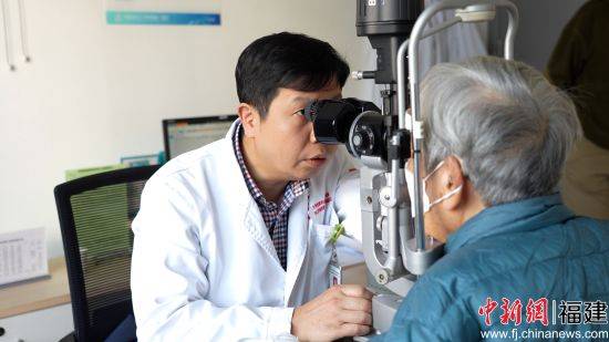 福建眼科專家以精準(zhǔn)診療筑牢糖網(wǎng)患者“光明防線”