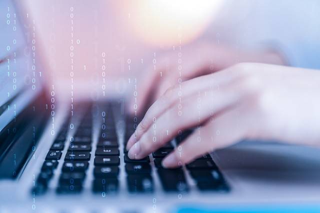 網(wǎng)站建設(shè)費用全揭秘：域名+主機+設(shè)計+維護，一篇講透你的錢都花哪兒了？