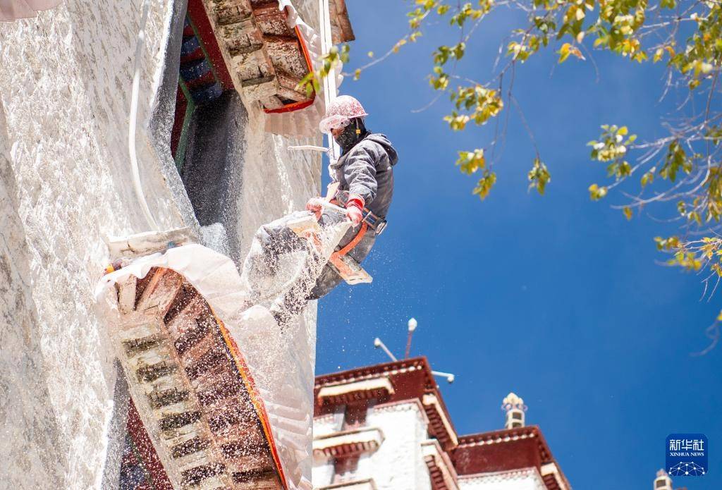 布達(dá)拉宮迎來年度“美容”