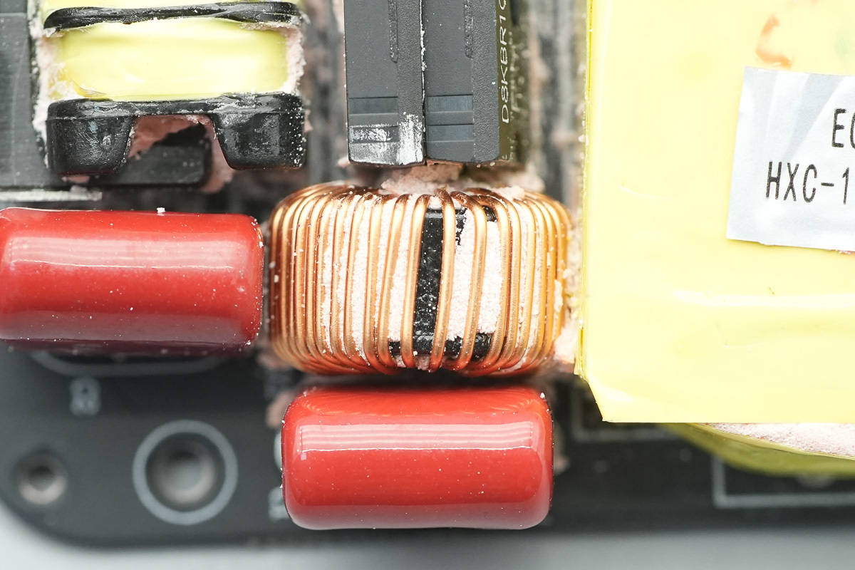 支持APP跨端查詢一鍵管理，安克Prime 150W充電底座拆解