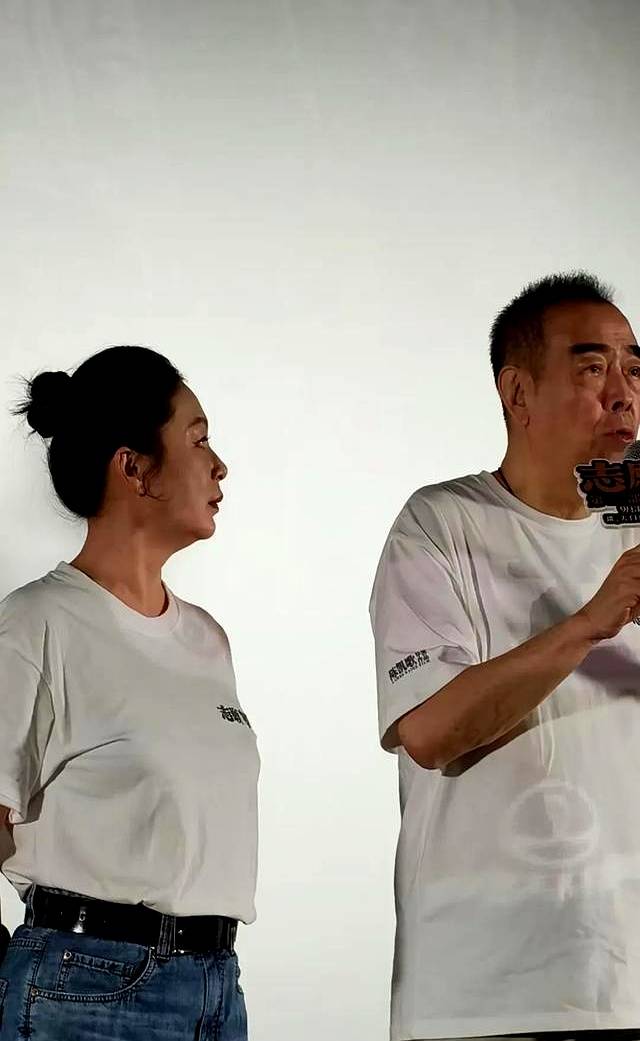 原創(chuàng)56歲陳紅近照曝光，化妝不化妝完全兩個人，有了大媽味道