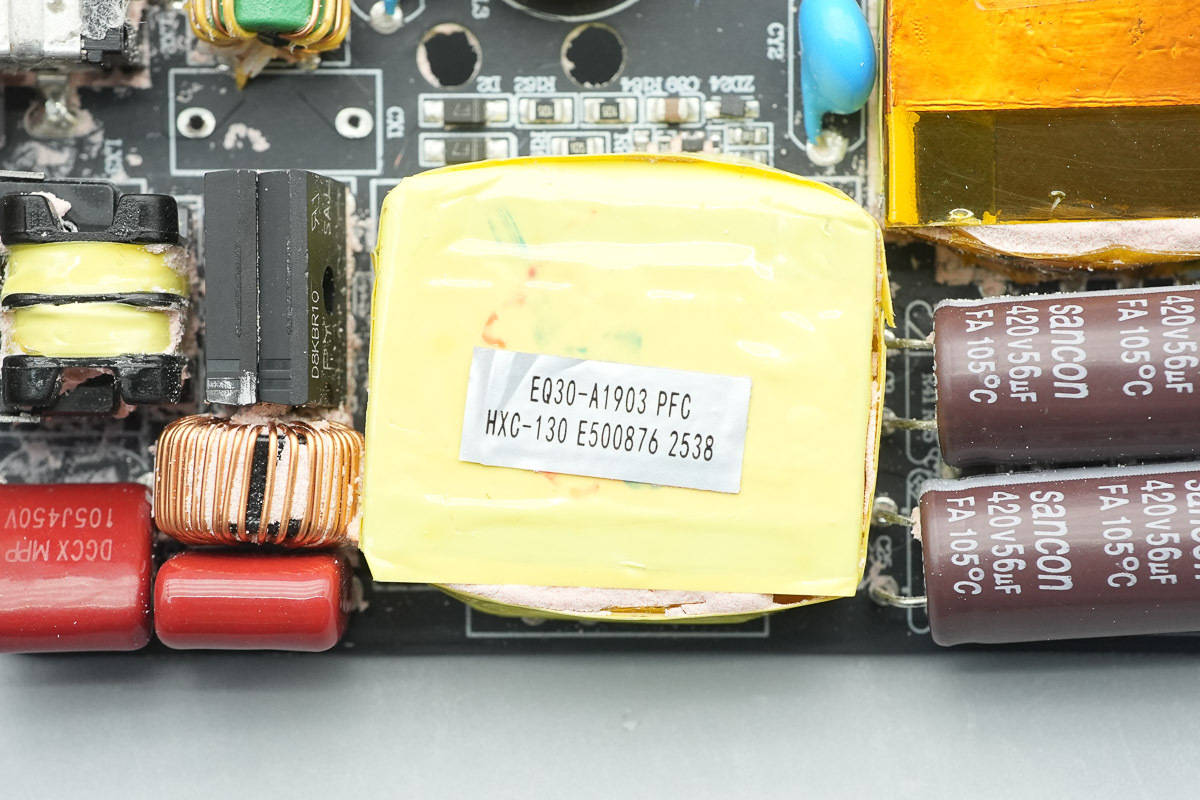 支持APP跨端查詢一鍵管理，安克Prime 150W充電底座拆解