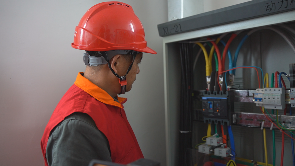 藍(lán)山縣供電公司：電力滿格護(hù)航“箱包節(jié)”