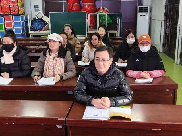 基于學科實踐 賦能學科育人 ——未央?yún)^(qū)棗園小學1月學科大教研活動