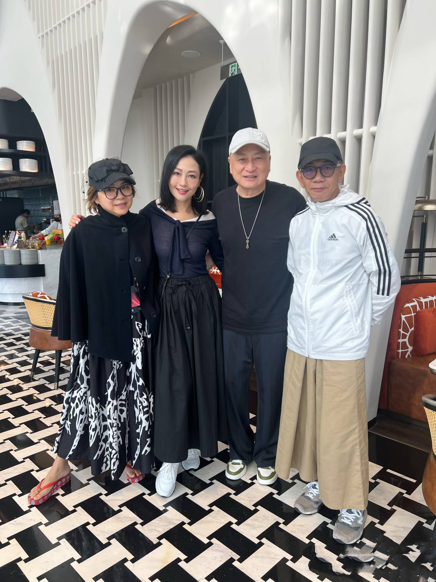 原創(chuàng)最美亞姐楊玉梅：香港租房一年開銷40萬，60歲還不敢結(jié)婚生子