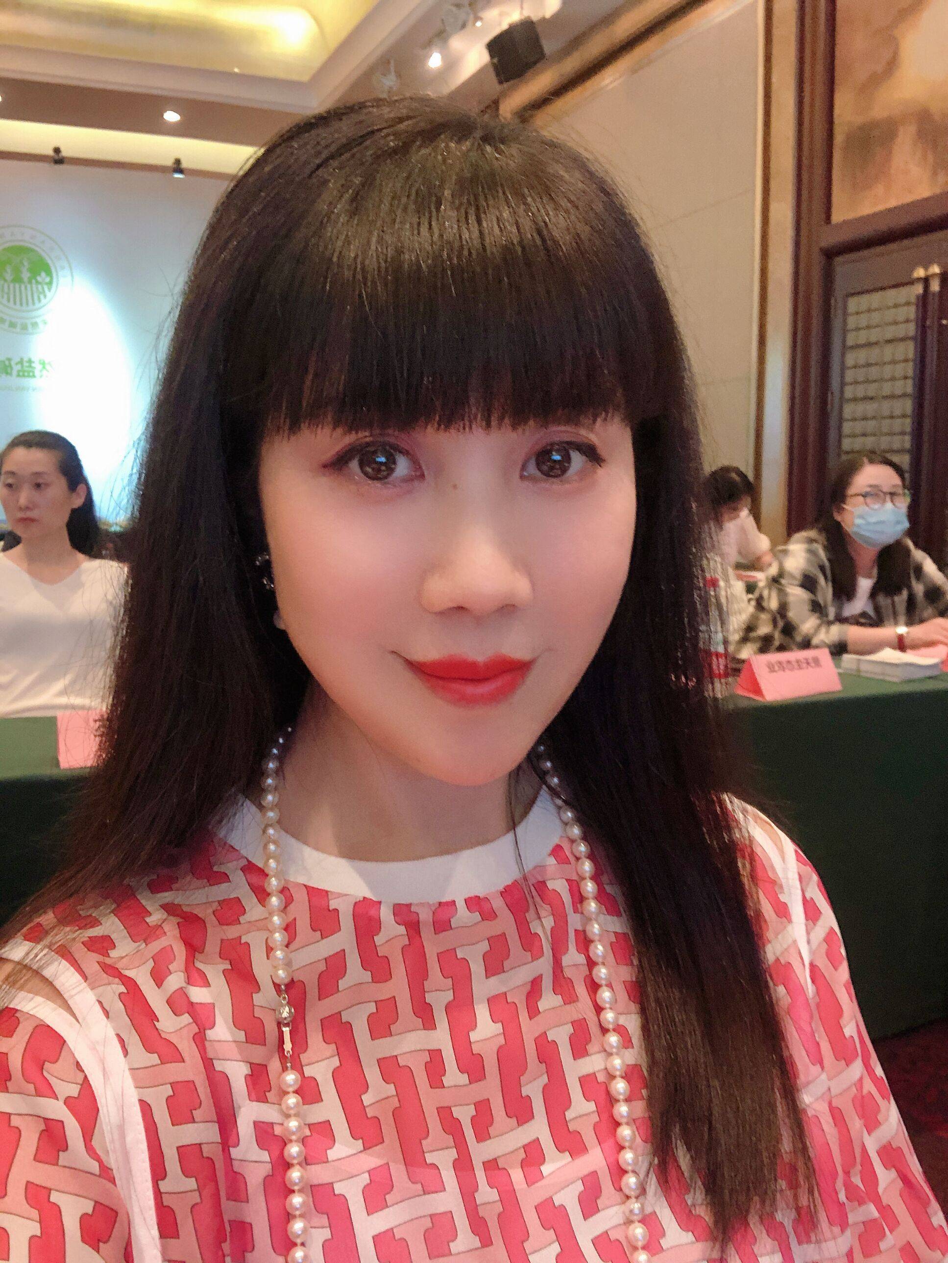 施施然詩(shī)歌《滇牡丹》|《2022年中國(guó)詩(shī)歌精選》（中國(guó)作協(xié)創(chuàng)研部）