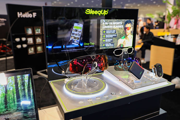 原創(chuàng)AI眼鏡是噱頭還是真實用？BleeqUp在CES2026上給出了答案
