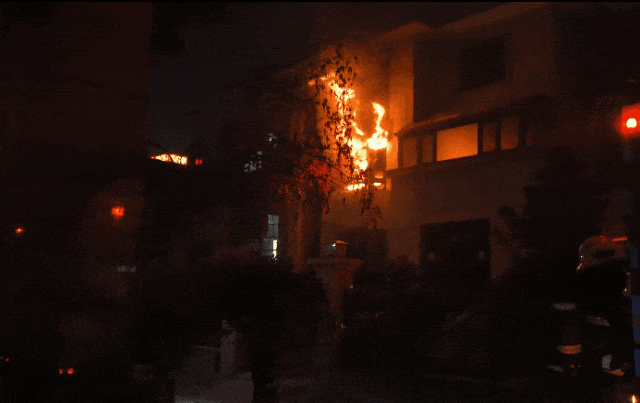 深夜，家中突發(fā)大火！“元兇”竟是窗簾？