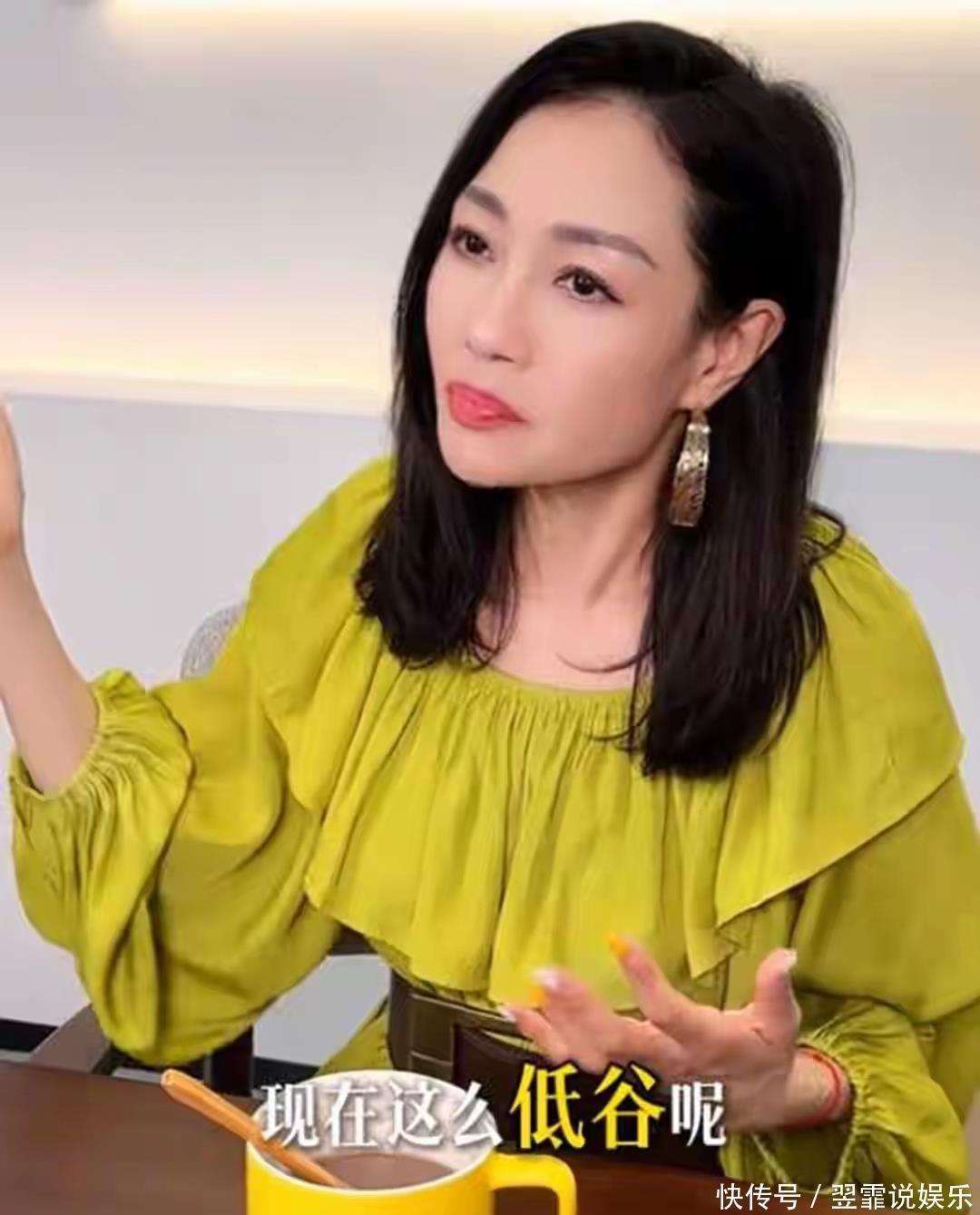 原創(chuàng)最美亞姐楊玉梅曬近況，沒戲拍香港租房，都60了稱不敢結(jié)婚生孩子