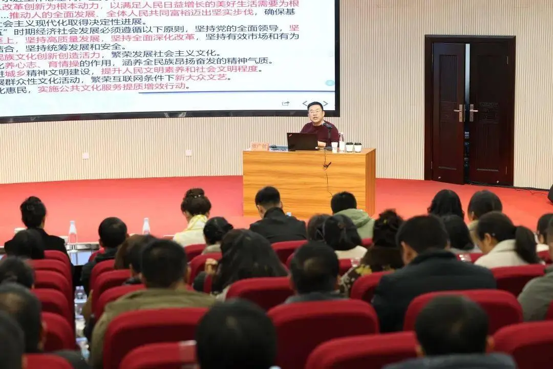 昆明近150名圖書館業(yè)務骨干集中“充電”