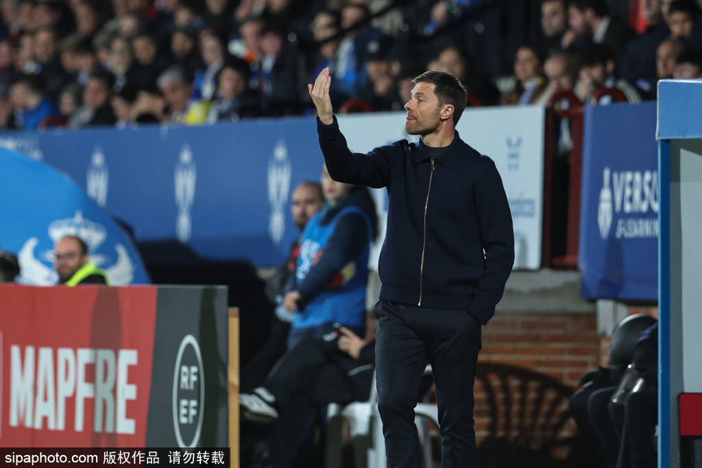 姆巴佩賽后不滿：為何他不讓隊友為巴薩鼓掌？