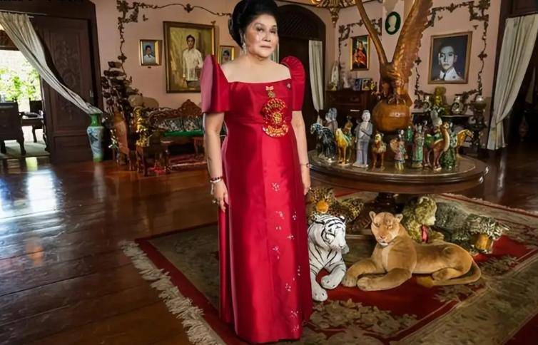 原創(chuàng)全球最貪總統(tǒng)！家中數(shù)噸黃金29架私人飛機4500畝房產(chǎn)，拖垮國家經(jīng)濟