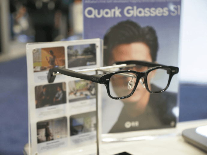 中國智能眼鏡CES集體“亮劍”，誰能替代智能手機(jī)？