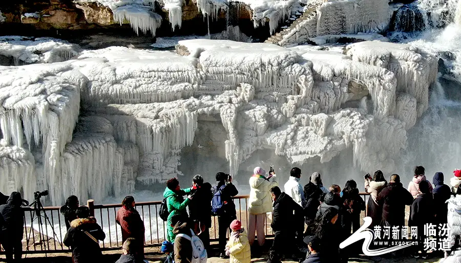 黃河壺口瀑布迎來(lái)冬季旅游熱
