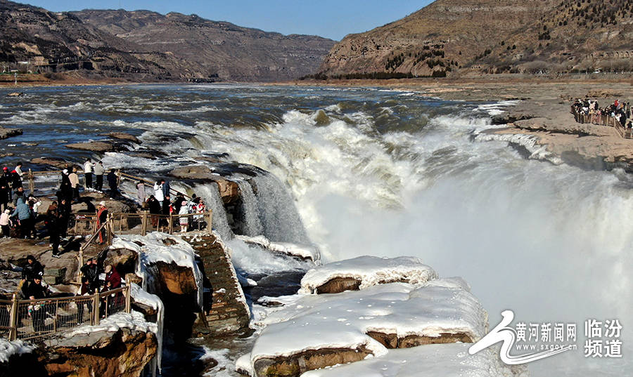 黃河壺口瀑布迎來(lái)冬季旅游熱