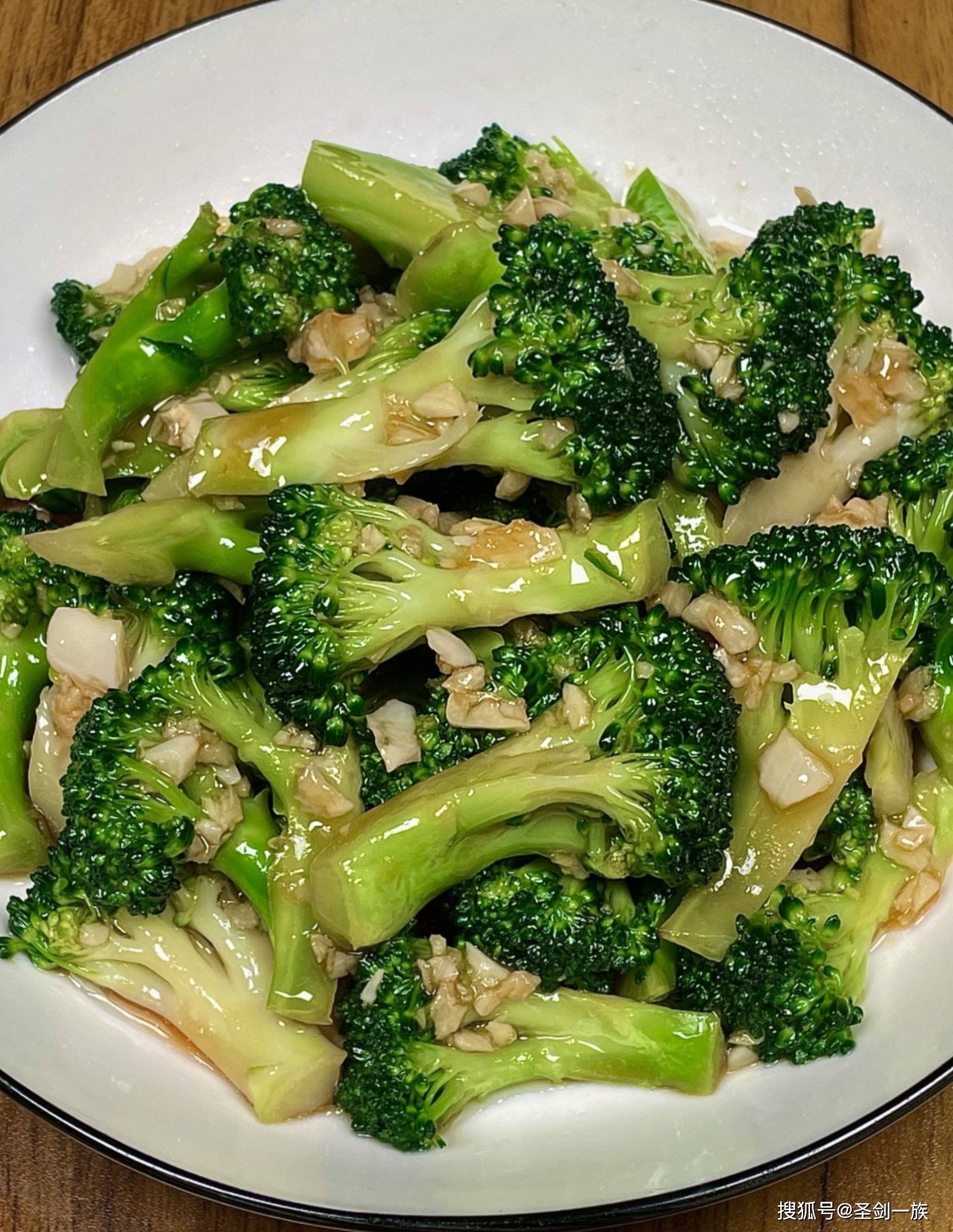 天氣漸冷容易感冒，常吃這8道菜，經(jīng)過全家人驗證的菜譜