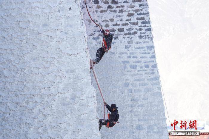 西藏布達(dá)拉宮迎“年度美容”