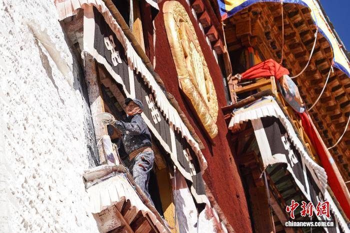 西藏布達(dá)拉宮迎“年度美容”