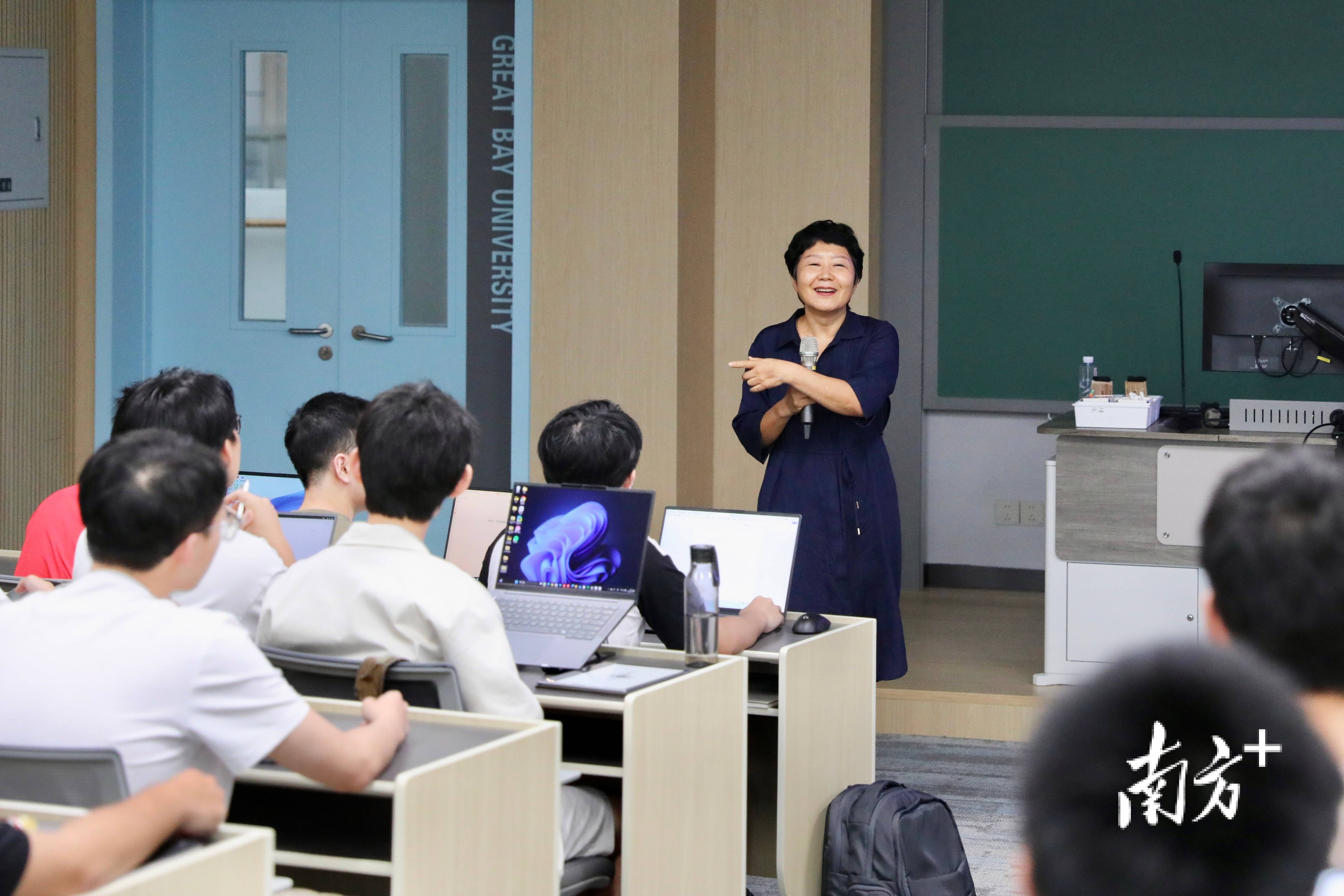 大灣區(qū)大學(xué)數(shù)學(xué)系成立，張宏坤領(lǐng)銜挑戰(zhàn)“高起點(diǎn)”難題