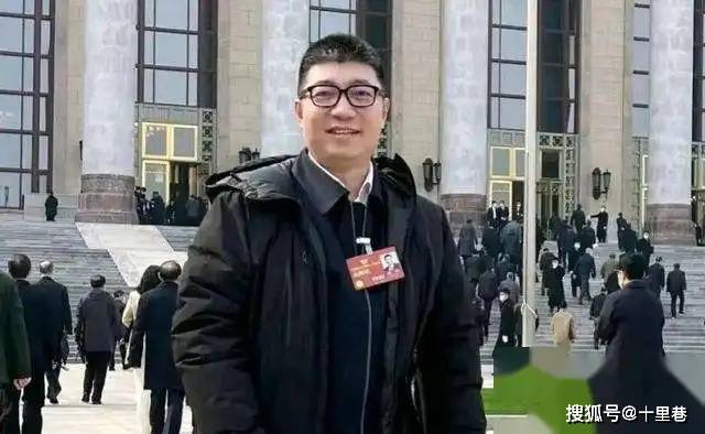 原創(chuàng)中央戲劇學(xué)院院長郝戎被查！拍戲不紅轉(zhuǎn)型，還曾是靳東的老師