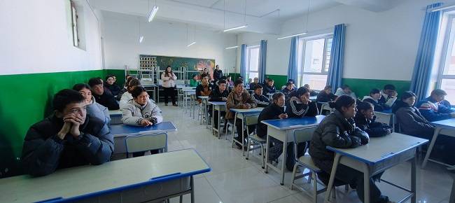 原創(chuàng)“護航青春成長 共育健康未來”家庭教育講座