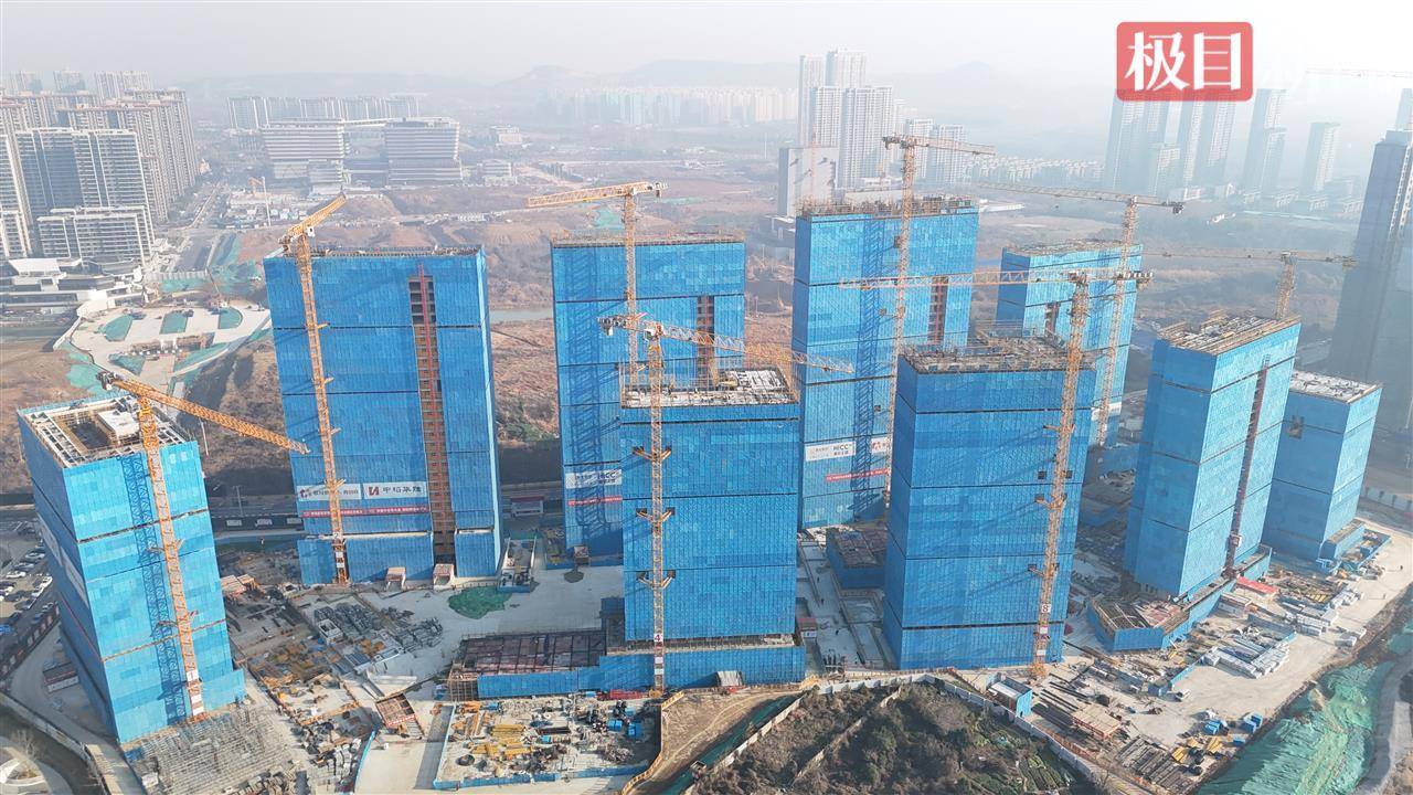 武漢花山公租房項(xiàng)目三期沖刺結(jié)構(gòu)封頂，今后可提供3007套租賃房源