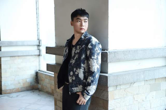 rookie：模特新銳，以汗水雕刻鏡頭鋒芒