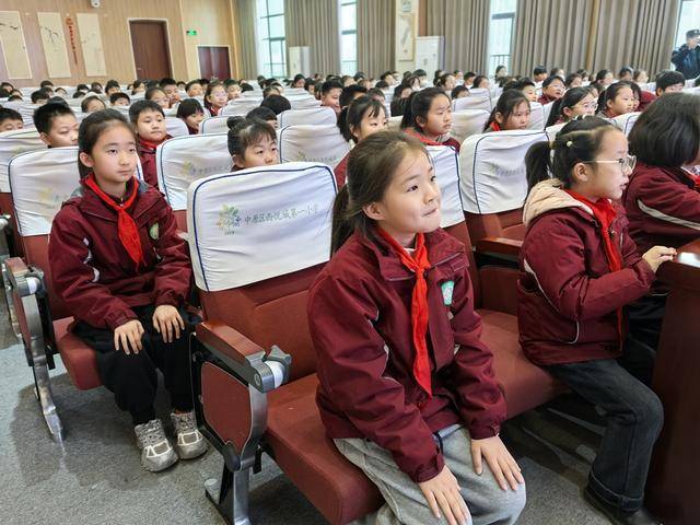 鄭州市中原區(qū)西悅城第一小學(xué)開(kāi)展法治安全教育專題活動(dòng)