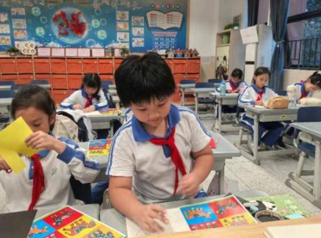 研學(xué)踐悟育新苗 南油小學(xué)美育研學(xué)之旅落幕