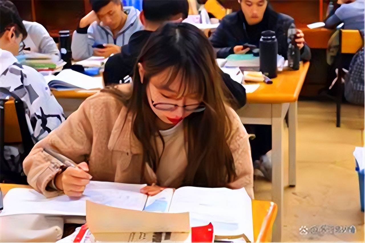 原創(chuàng)考研政治免考專業(yè)全解析：五大類(lèi)方向與報(bào)考策略指南