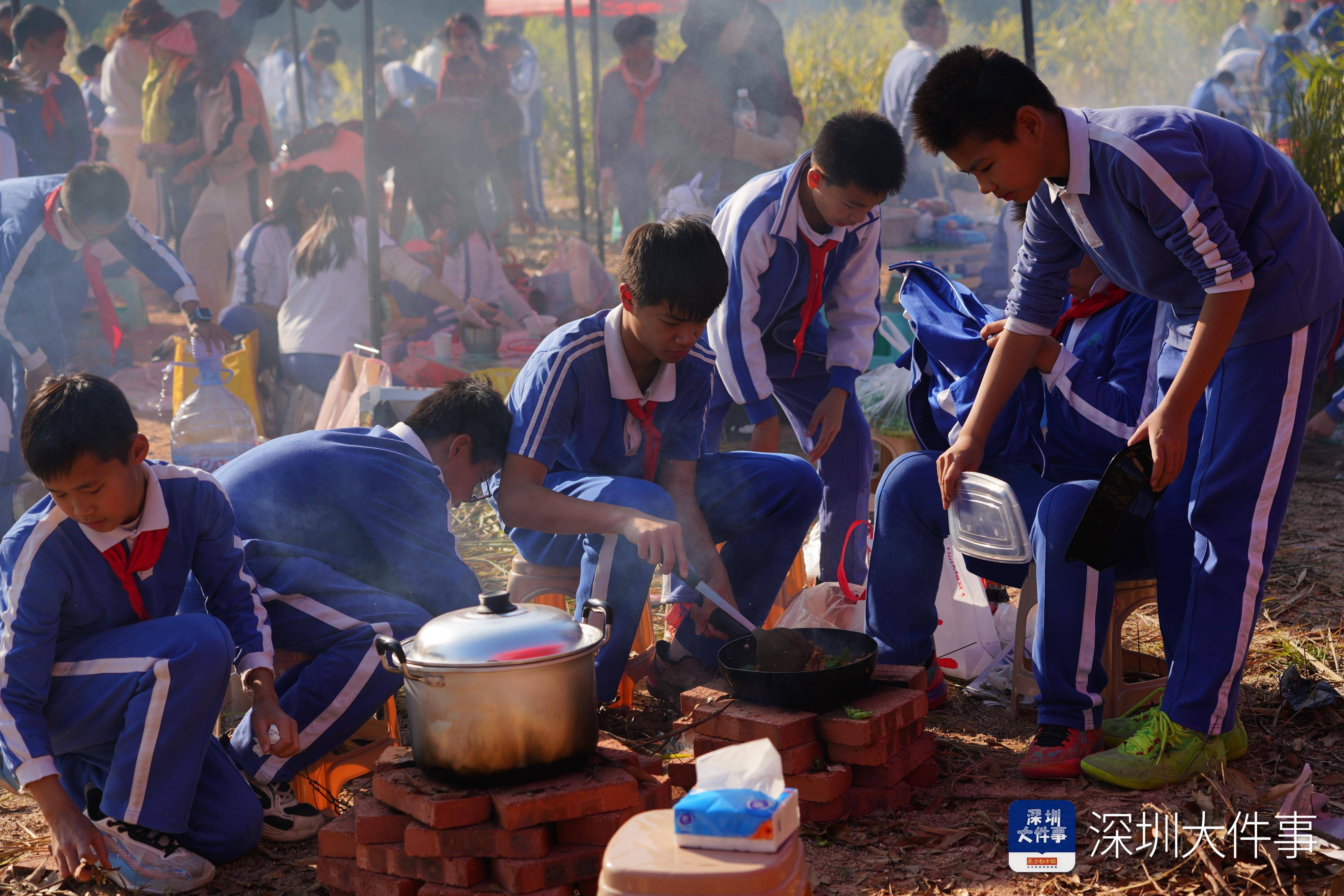 把課堂搬到野外！深圳小學(xué)生野炊“畢業(yè)考”真香