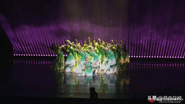 喜報！昌吉州藝術劇院在新疆第四屆“天山雪蓮獎”專業(yè)舞蹈大賽中斬獲佳績