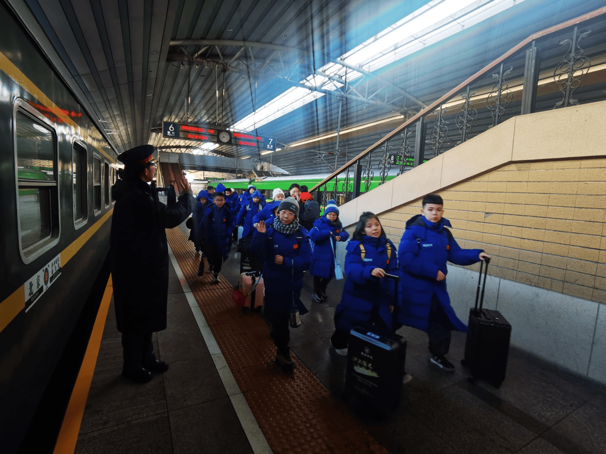 哈鐵以溫馨服務(wù)護(hù)航小學(xué)生研學(xué)之旅