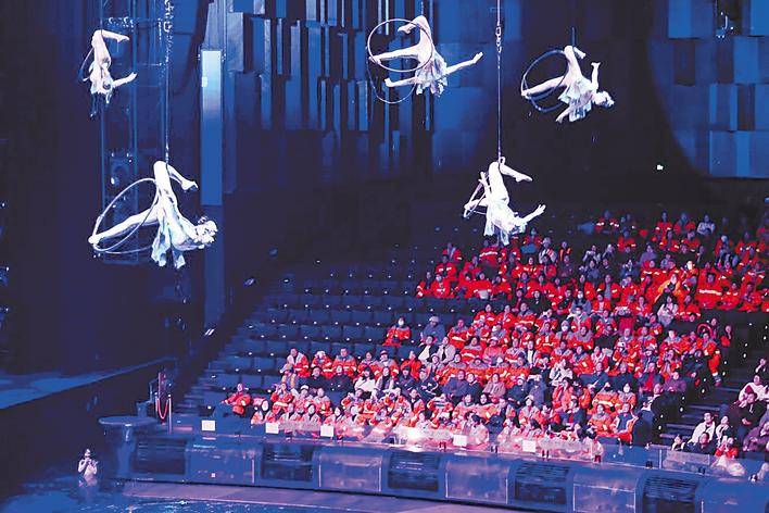 兩千城市美容師受邀漢秀看劇