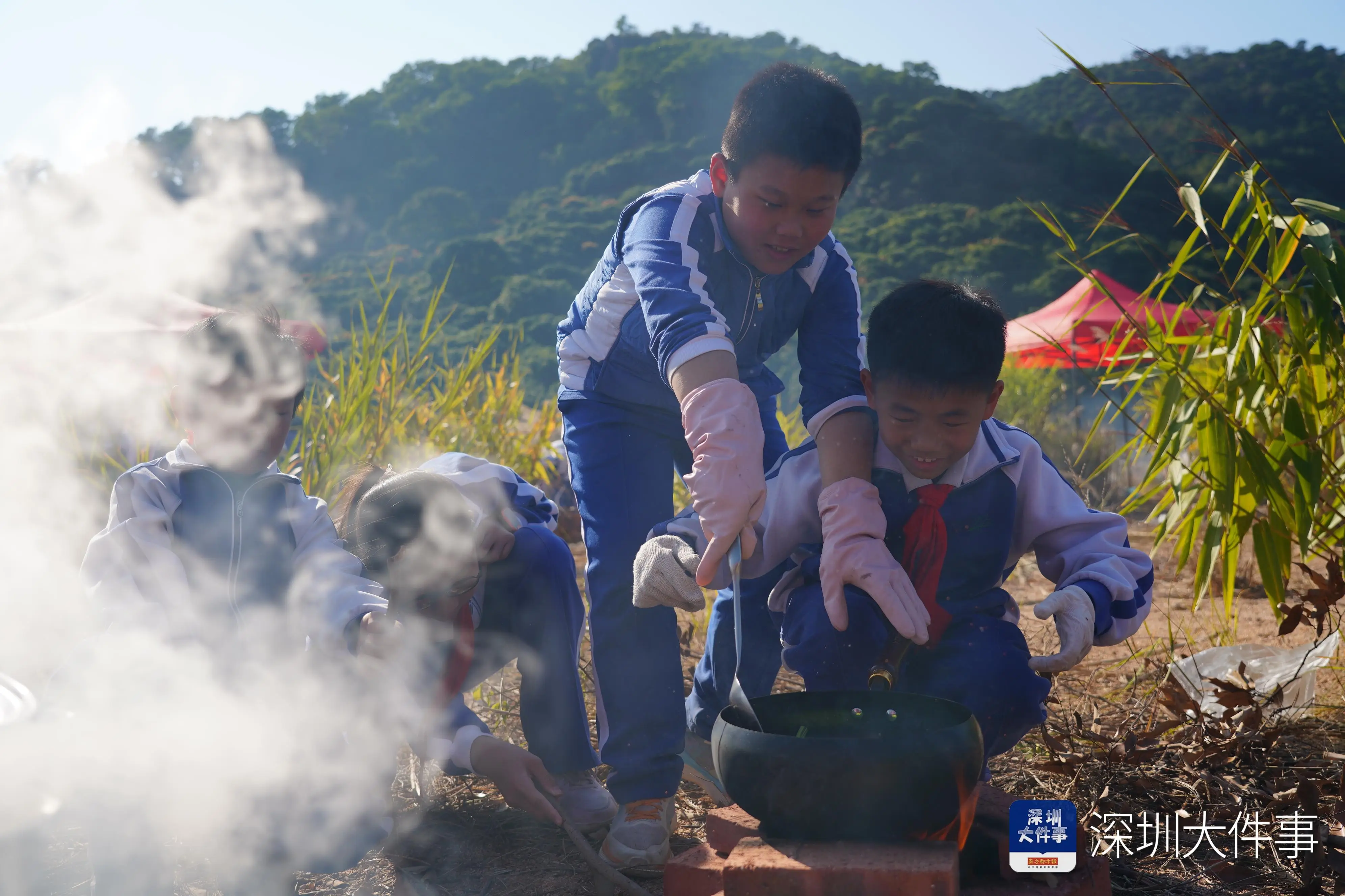 把課堂搬到野外！深圳小學(xué)生野炊“畢業(yè)考”真香