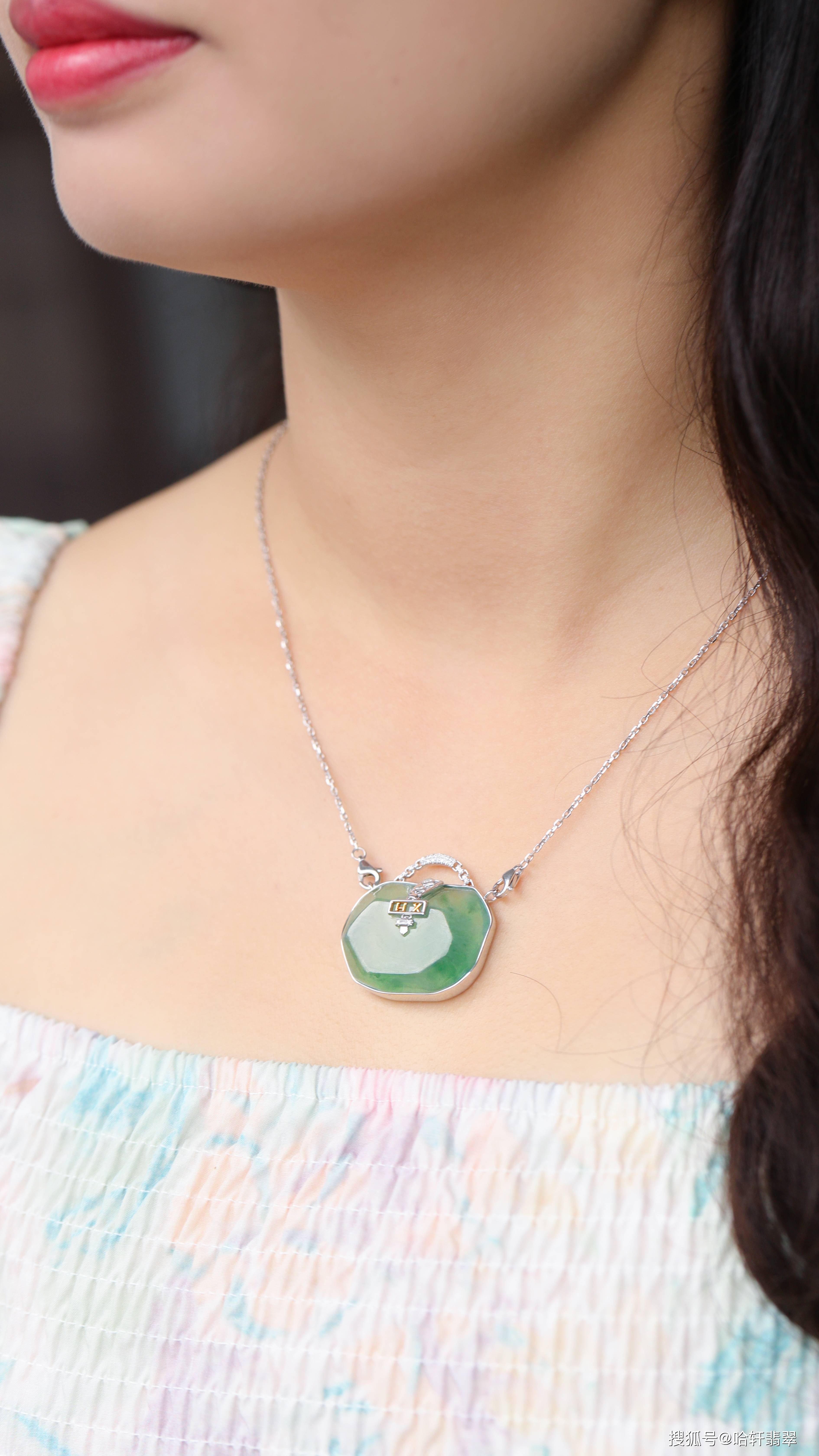 天然的“富貴包”，不做雕刻直接鑲嵌戴！