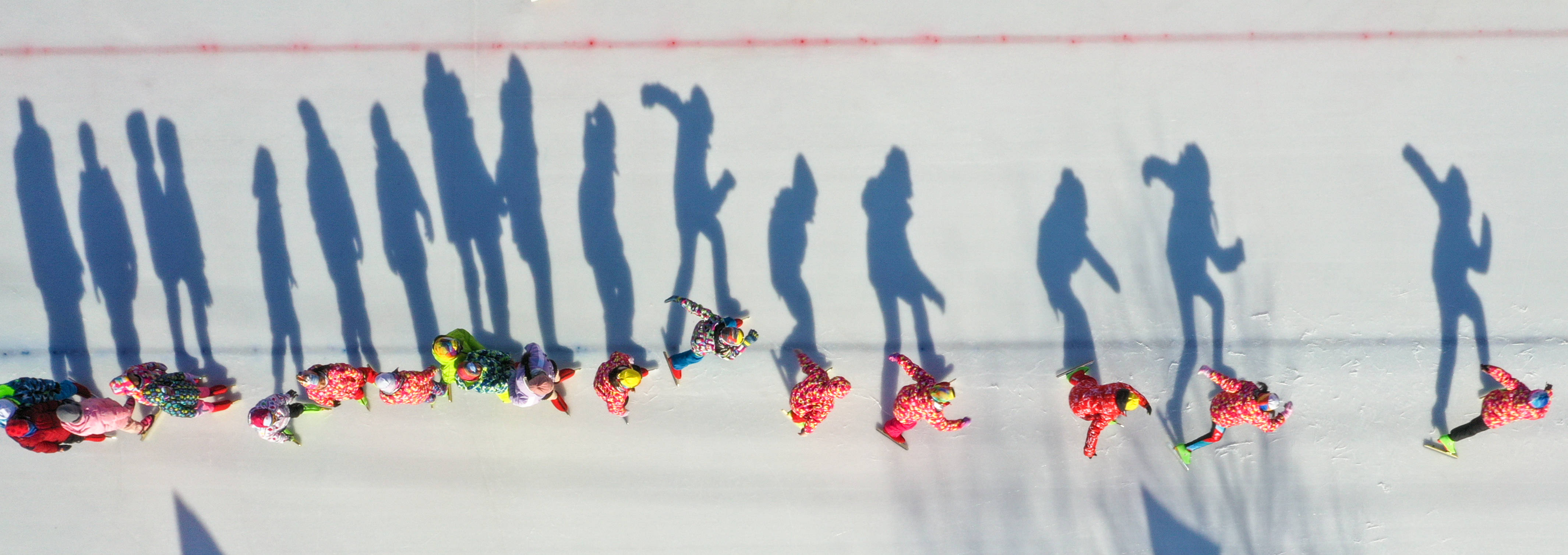 小學(xué)教師齊兵和她的“紅色騎兵”速滑隊(duì)