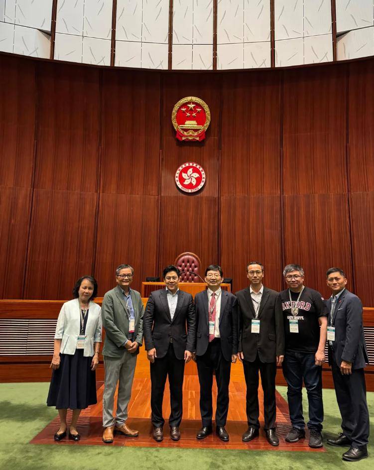 原創(chuàng)霍啟剛公開35套房產(chǎn)，28套出租堪比全球包租婆，坦誠態(tài)度令人敬佩