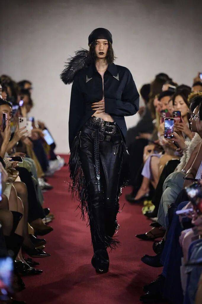 原創(chuàng)Markgong 2026春夏系列，強(qiáng)悍柔美，不羈的女性形象