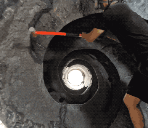 硬核“解壓”天花板！清潔水泥罐車，又爽又害怕……