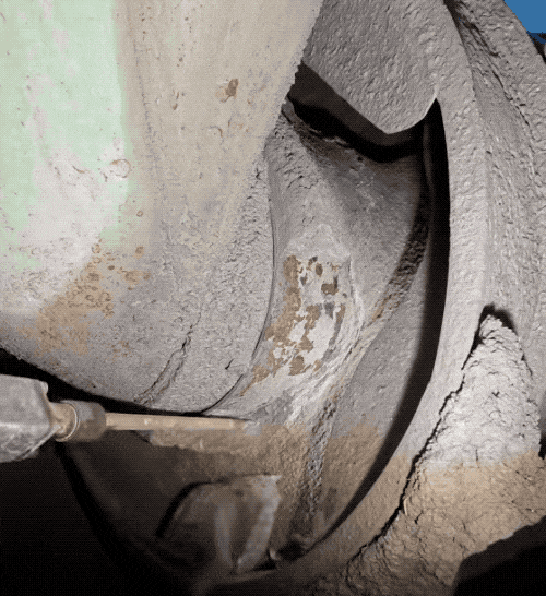 硬核“解壓”天花板！清潔水泥罐車，又爽又害怕……